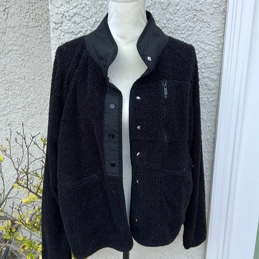 PINK Victoria's Secret Black Fleece Boucle Snap up Jacket Women's Size M